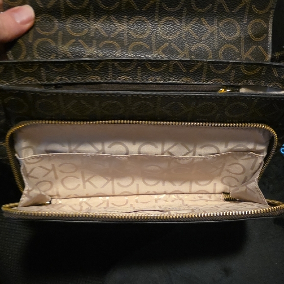 Calvin Klein Garnet Shoulder Bag in Brown and Tan With Pink Front Closure - Picture 8 of 10